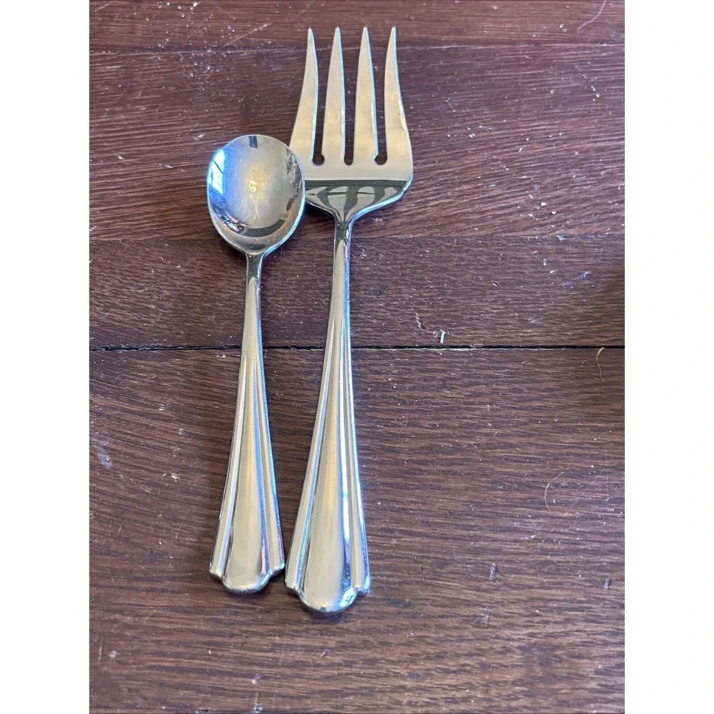 Serving Set Of 4 Petal By Hampton Silversmith Discontinued Stainless Glossy